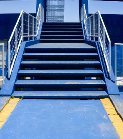 Ladders, Steps & Safety Platforms